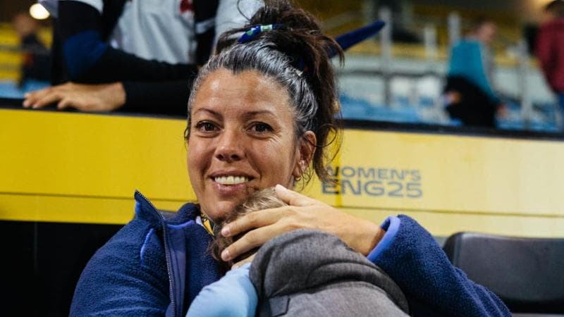Merlo, allenatrice e mamma: con il suo bimbo di 10 mesi ai Mondiali di rugby