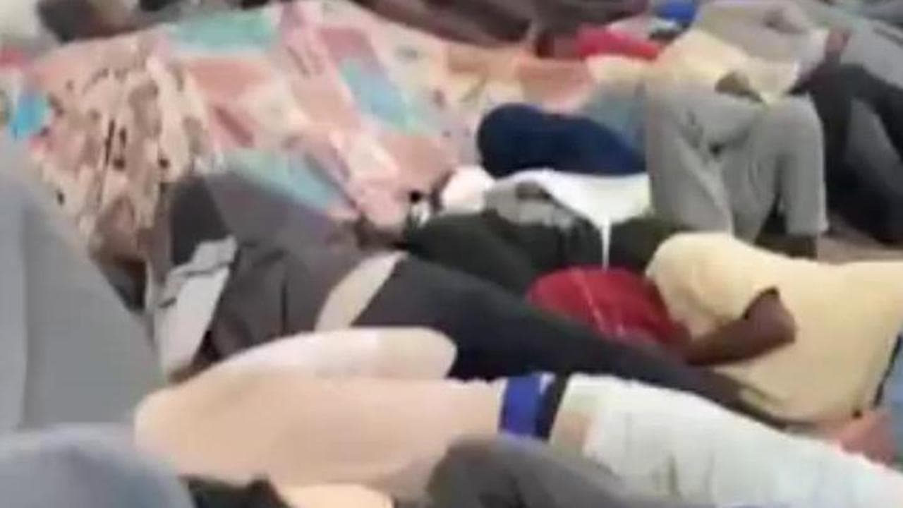 Libia, più di 900 persone sequestrate nel lager di Tobruk. "Aiutateci"