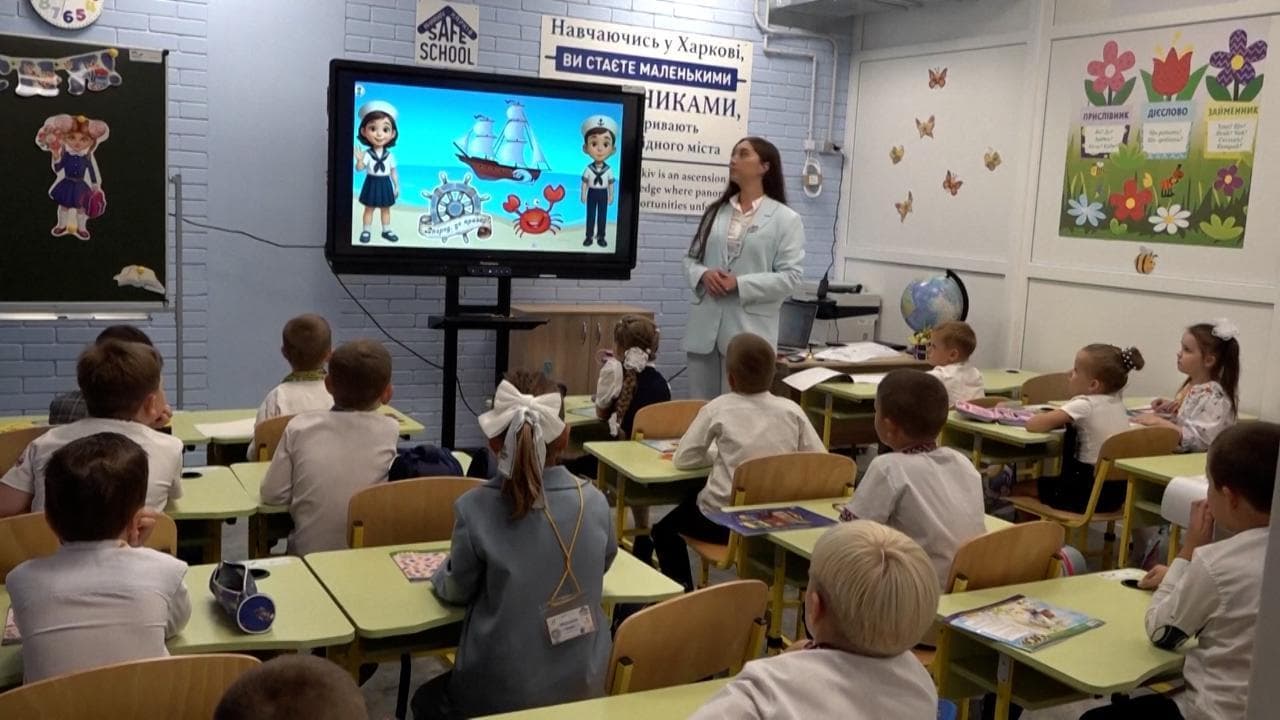 Ucraina, a Kharkiv il primo giorno di scuola tre piani sotto terra