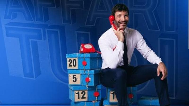 Finita l’attesa, torna “Affari tuoi”: Stefano De Martino e tutte le novità del programma