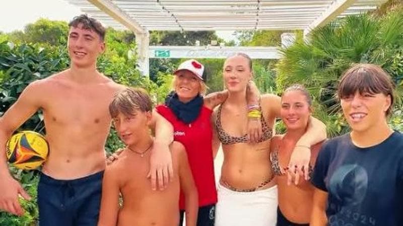 La famiglia Bovolenta quest'estate (Instagram federicalisi76)