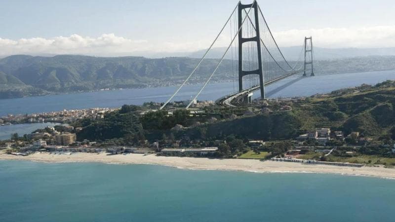 Ponte, il ministero dei Trasporti: “Già finanziato, non previsti fondi Nato”. Cosa succede ora dopo la frenata Usa