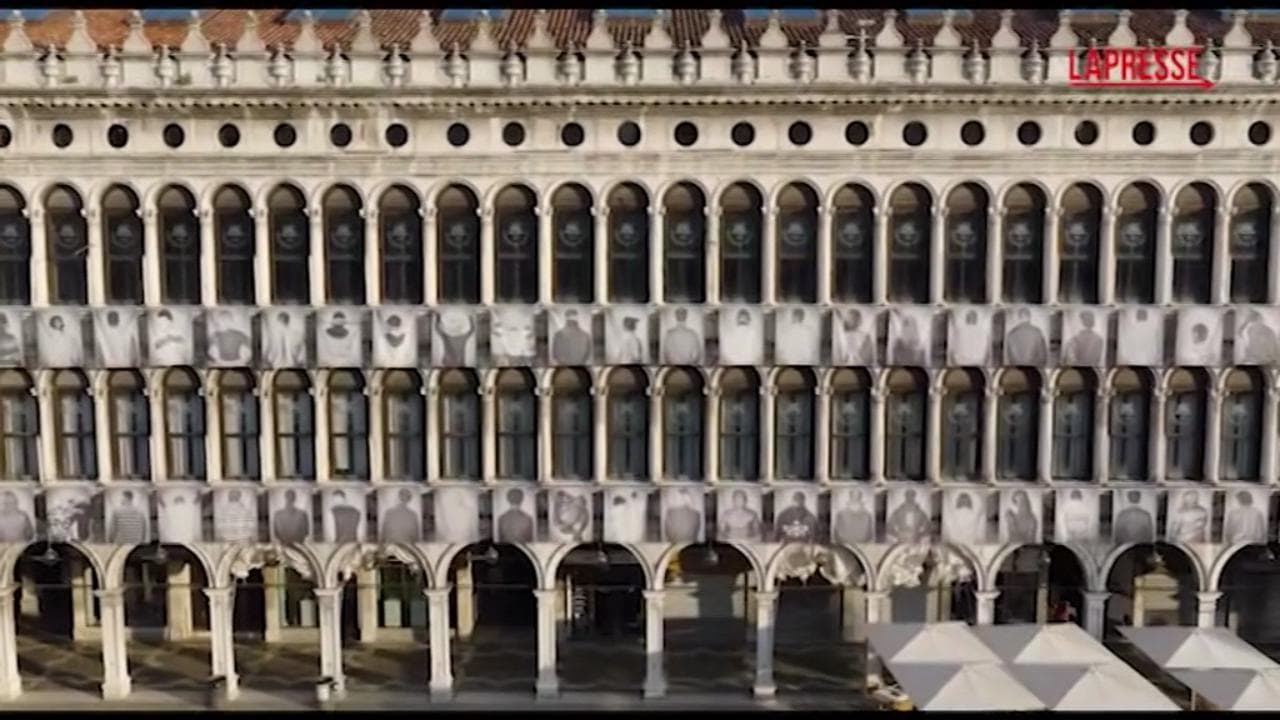 'Dreams in transit': a Venezia l'installazione di JR dedicata ai sogni dei migranti
