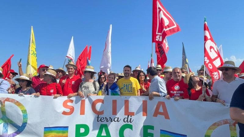 Aerei israeliani a Sigonella, l’opposizione attacca. Il governo: “Solo supporto logistico”
