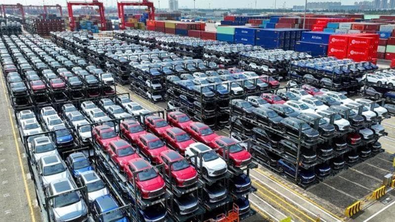 Ue, ordine esecutivo Trump su dazi, verso 15% per auto