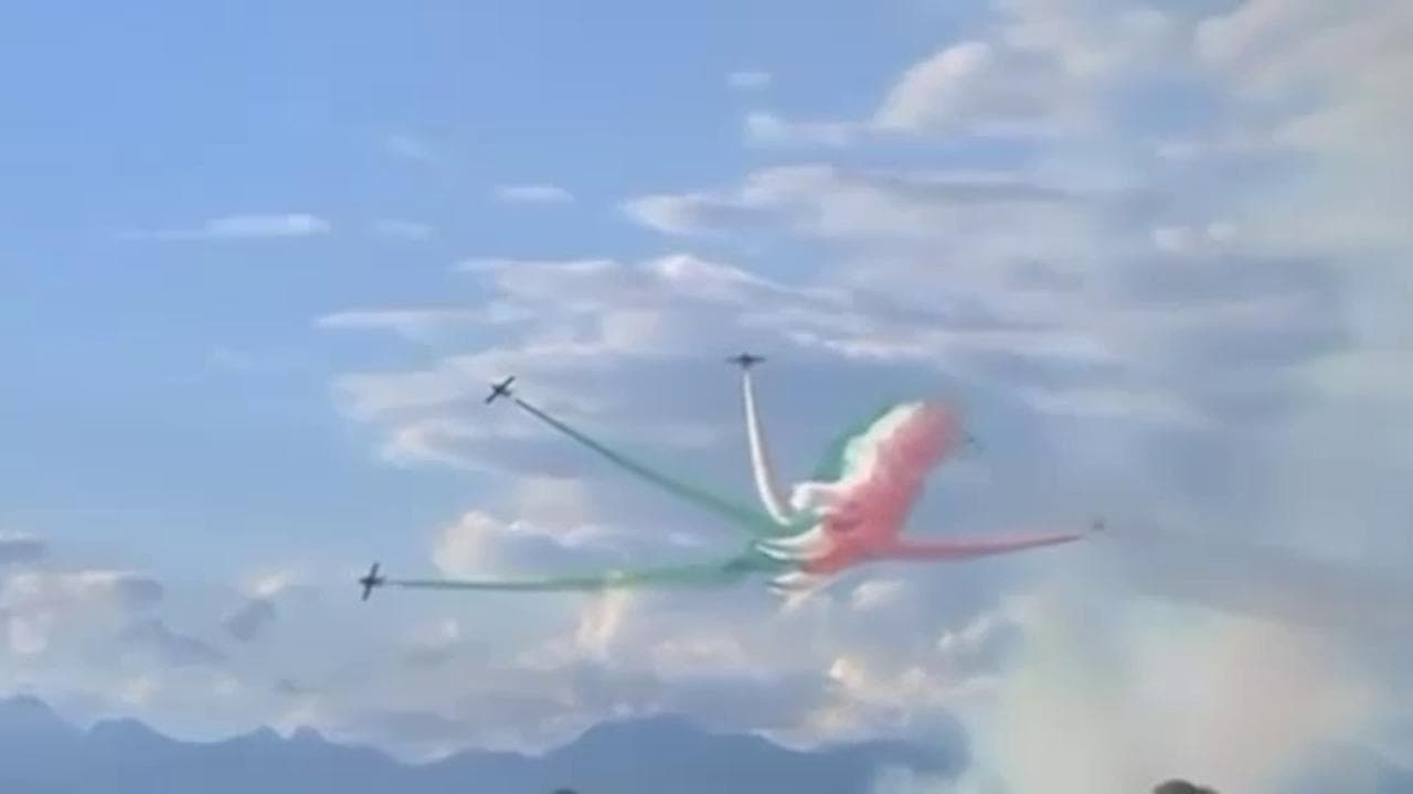 "Scintilla", l'omaggio delle Frecce Tricolori a Giorgio Armani