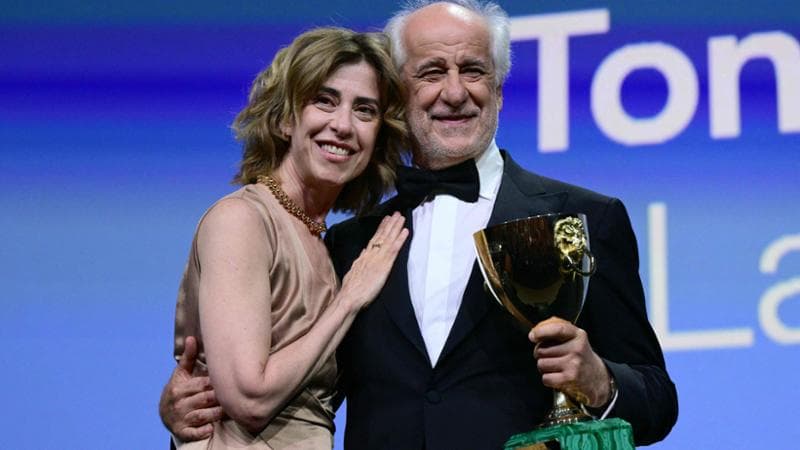 Venezia 82 nel segno di Gaza e Flotilla. Leone d'oro a Jarmusch. Premiati Servillo e Rosi