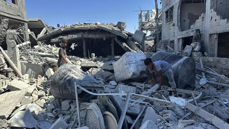 La disperazione della città sotto i volantini di sfratto: “Evacuare è impossibile”