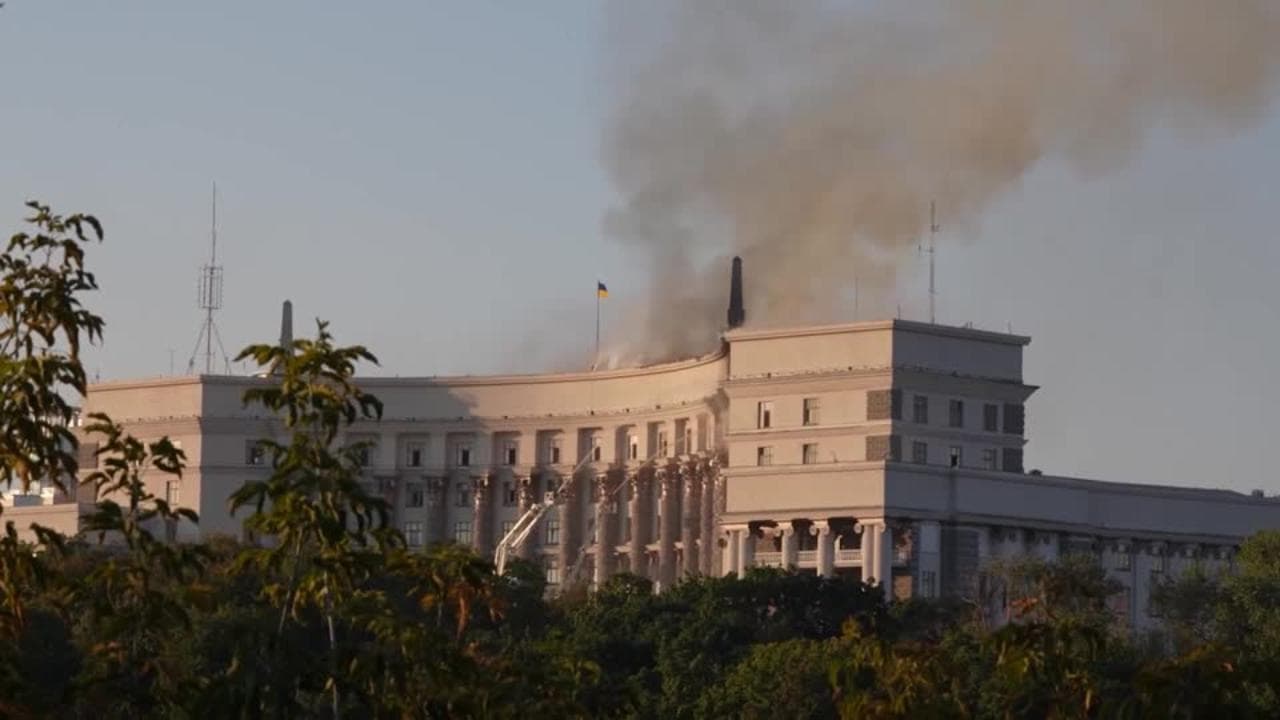 Kiev, la Russia colpisce per la prima volta il principale palazzo del governo ucraino