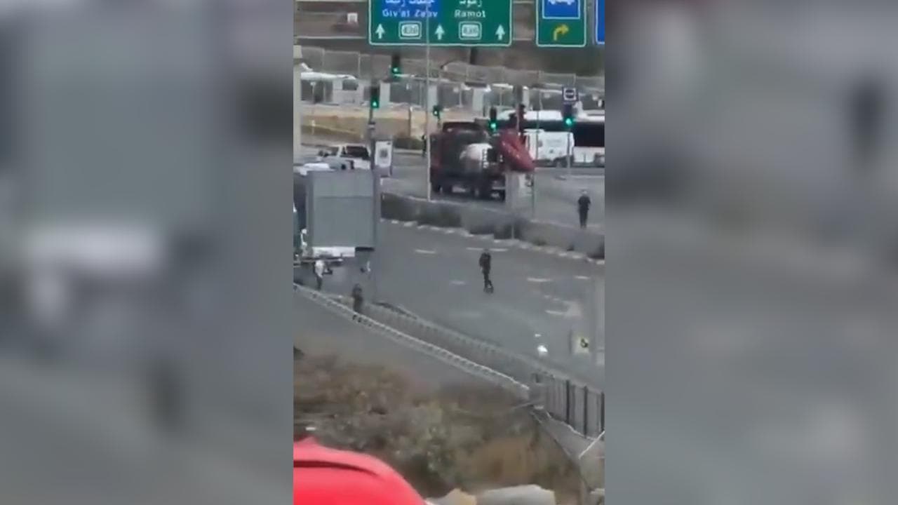 Attacco a Gerusalemme, 5 morti e diversi feriti: "neutralizzati" due uomini armati