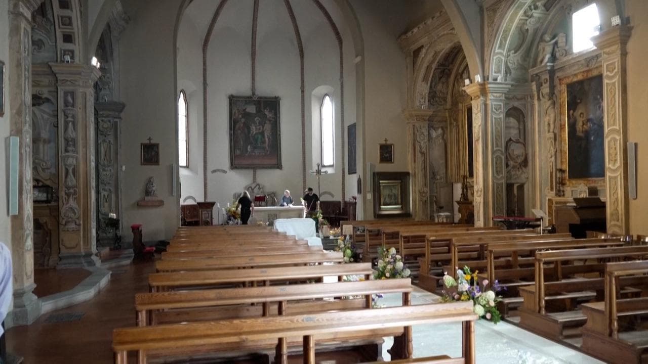 Giorgio Armani, la chiesa di San Martino a Rivalta dove si svolgono i funerali