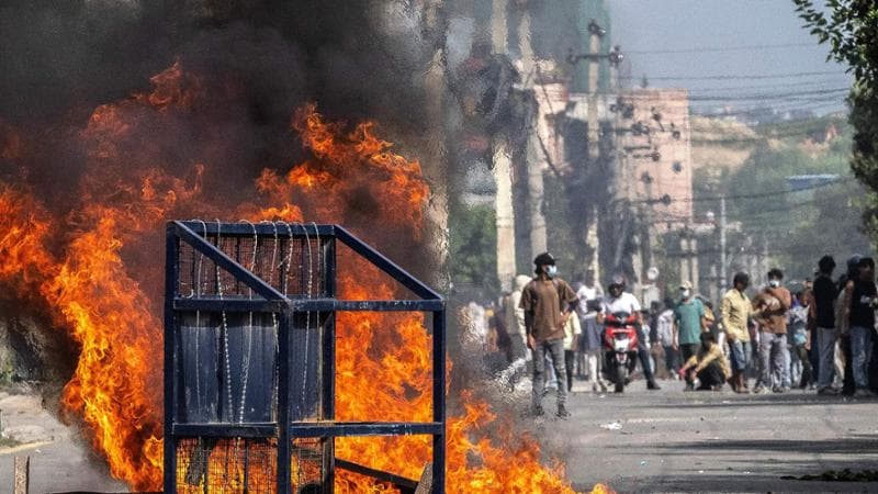 Nepal, strage di giovani in rivolta per lo stop ai social