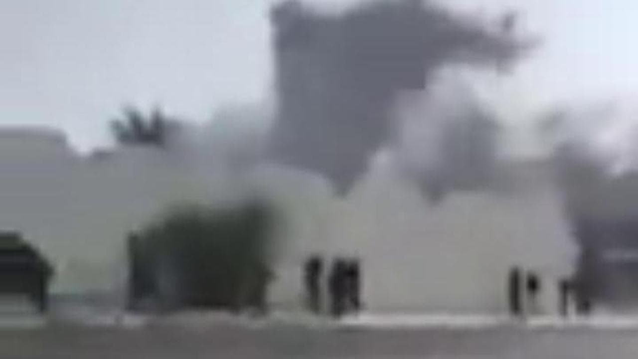 Qatar, l'esercito israeliano bombarda Doha: i residenti fuggono in strada durante il raid