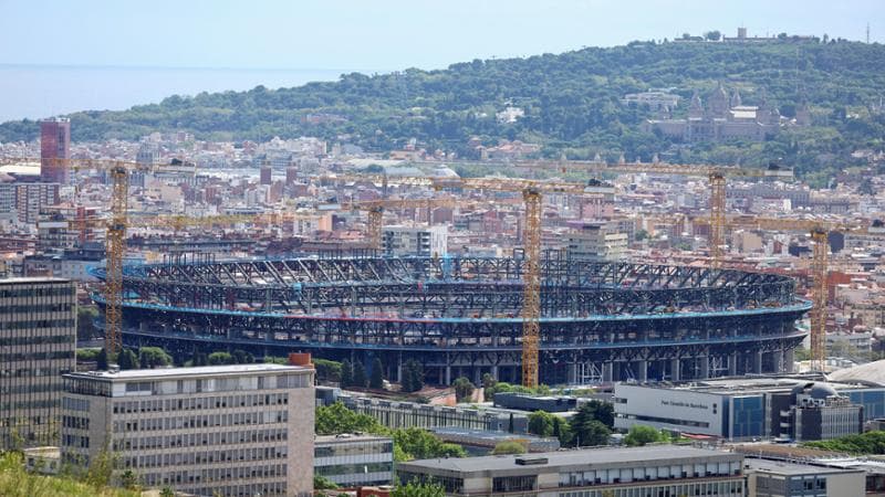 Una veduta del Camp Nou in ristrutturazione