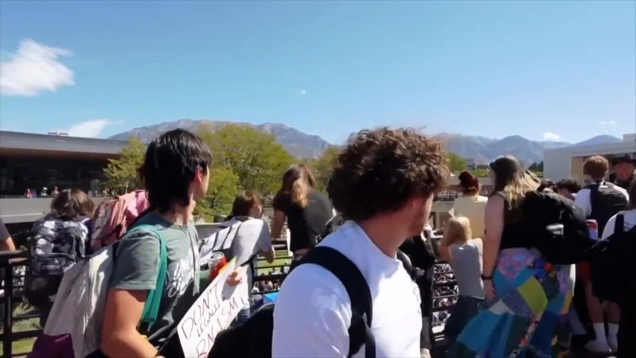 Omicidio Kirk: il colpo mortale e la fuga degli studenti nel campus