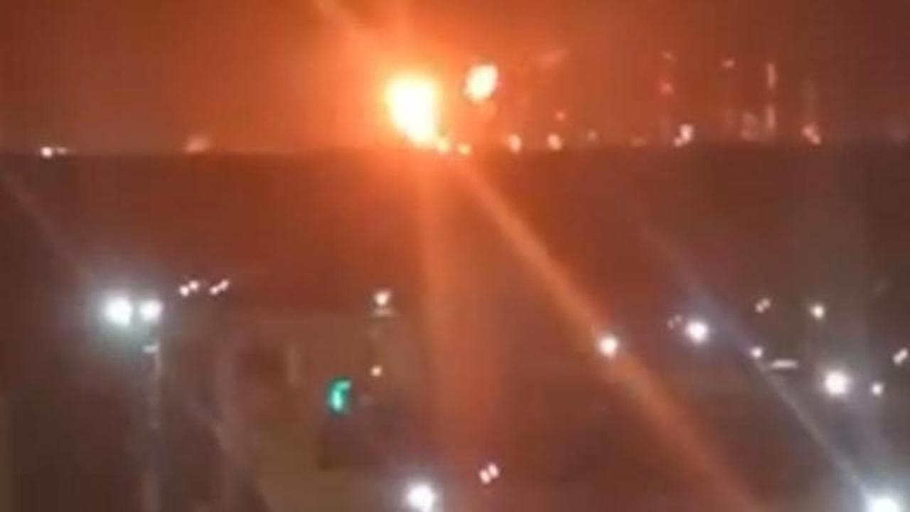 Russia, nuovo raid ucraino: droni colpiscono la raffineria di Kirishi