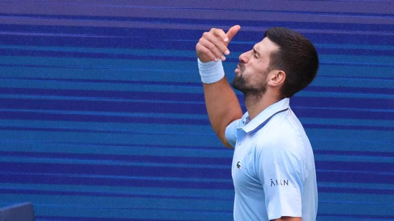Djokovic, il campione engagé: il tennista si schiera con gli studenti e contro il governo serbo