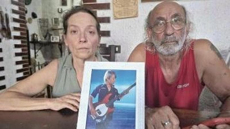 La mamma del quattordicenne suicida: “Lo chiamavano Paoletta, una maestra incitò alla rissa”
