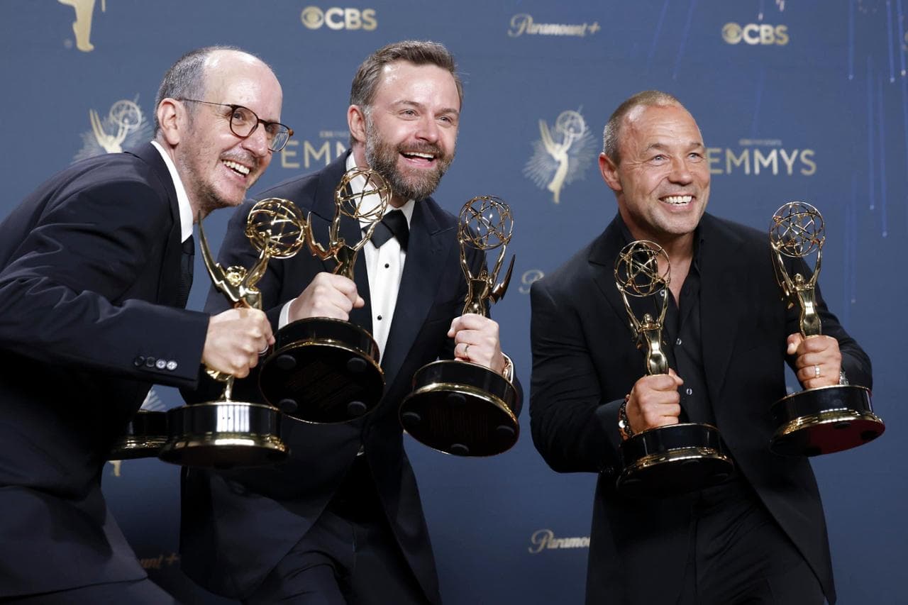Gli sceneggiatori Stephen Graham e Jack Thorne con il regista  Philip Barantini