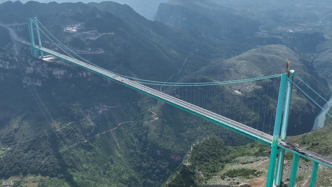 Cina: superati gli ultimi test, apre il ponte più alto del mondo