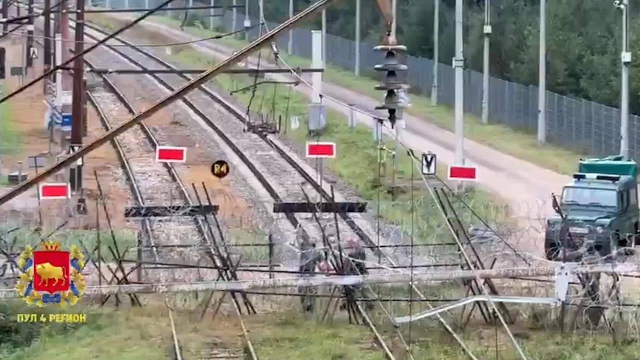 Polonia: varchi ferroviari per la Bielorussia chiusi con il filo spinato