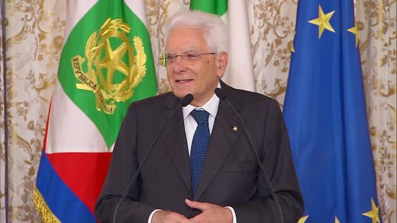 Mattarella: "Bravi per la reazione pacata contro i razzisti, ma avrei usato parole forti anche io"