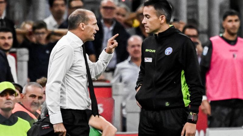 14/09/2025 Milano, San Siro Stadium. Terza giornata di Campionato di serie A EniLive.
AC Milan Vs FC Bologna
fallo da rigore negato dal VAR a Christopher NKUNKU appena entrato.Proteste di Massimiliano Allegri espulso
