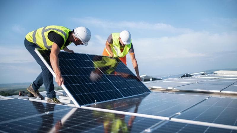 Appello delle imprese all’Ue: serve piano urgente per salvare la manifattura solare