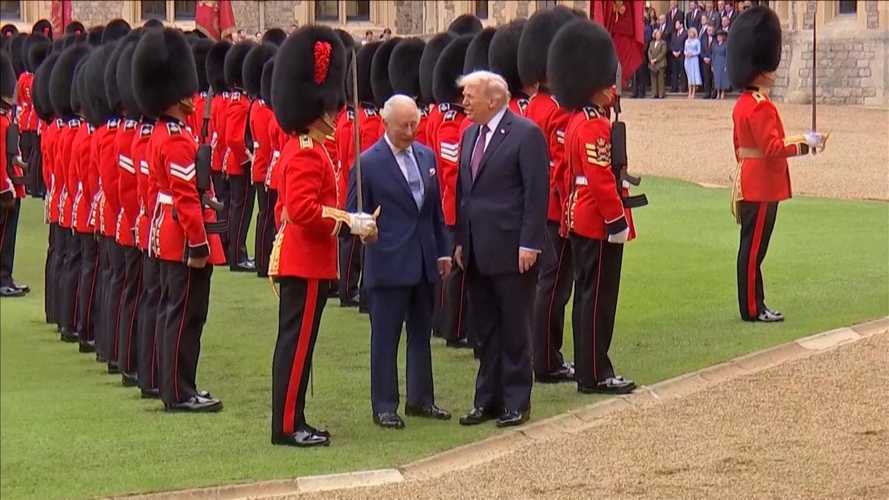 Regno Unito-Usa, Trump ispeziona il picchetto d'onore a Windsor