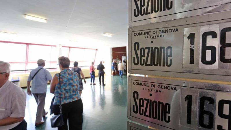 Gli italiani sempre più indifferenti alla politica: il crollo degli ultimi 20 anni