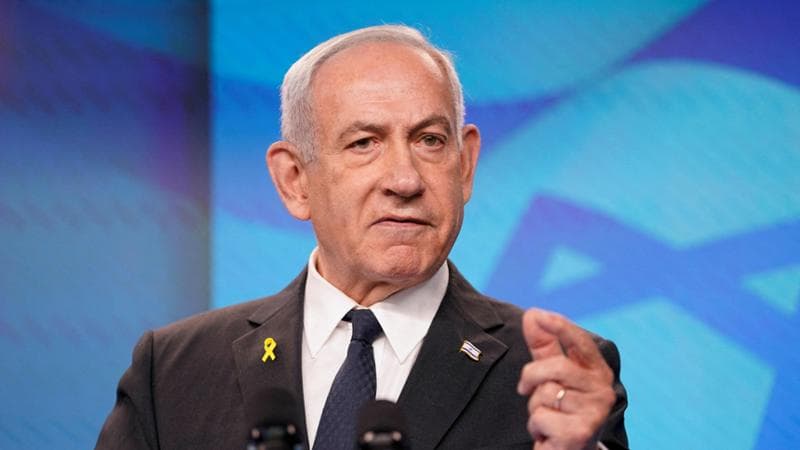 Burg: “Il posto di Netanyahu è al tribunale dell’Aia come Putin”