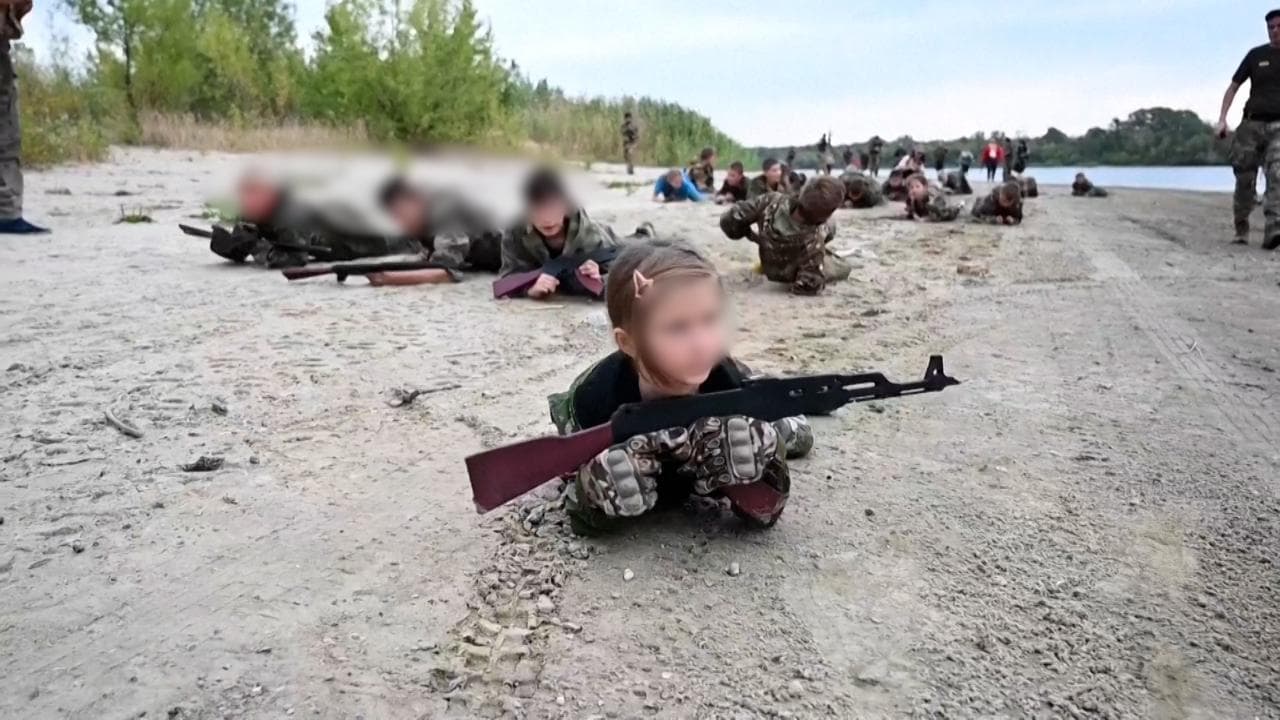Russia, il campus della guerra: le esercitazioni dei futuri soldati dagli 8 ai 18 anni