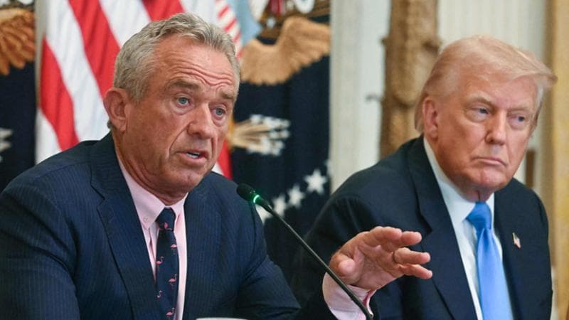 Trump con il suo ministro della Sanità, Robert F. Kennedy Jr.