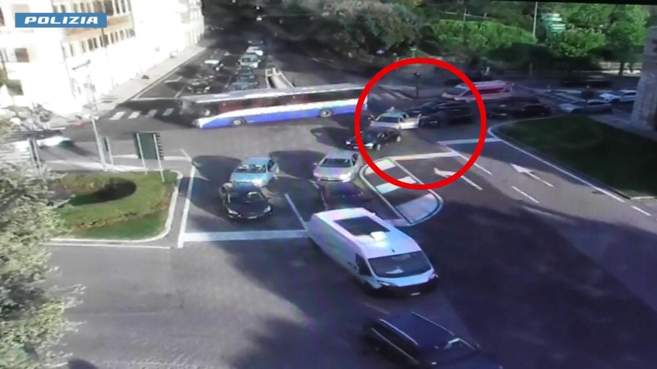 Verona, arrestato super latitante: la volante in borghese blocca l'auto nel traffico