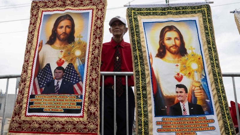 L’eredità del saluto Maga a Kirk, odio e paura percorrono gli Usa: politici cancellano gli eventi