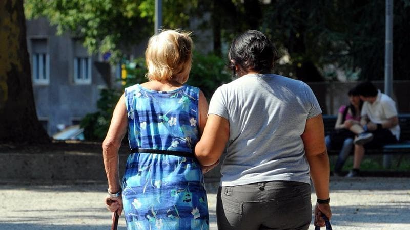 Colf e badanti: arrivano le assunzioni “fuori quota”. Come funziona il nuovo sistema