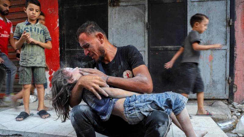 Gaza City, attacco agli ospedali: un’altra giornata di stragi. L’Idf a tre chilometri dal centro
