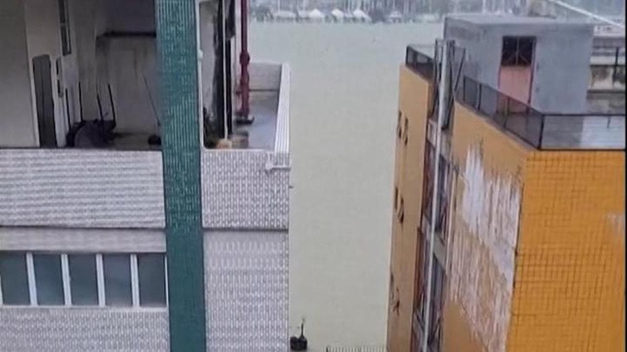 Supertifone Ragasa, strade sommerse e casino chiusi a Macao