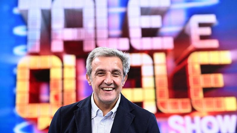 Flavio Insinna: “In tv ripenso a Fabrizio Frizzi e al coraggio dell’autoironia”