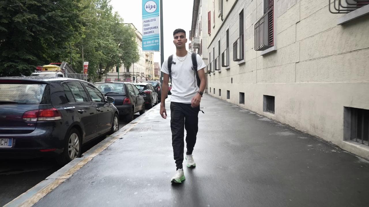 Samir, giovane lavoratore a Milano