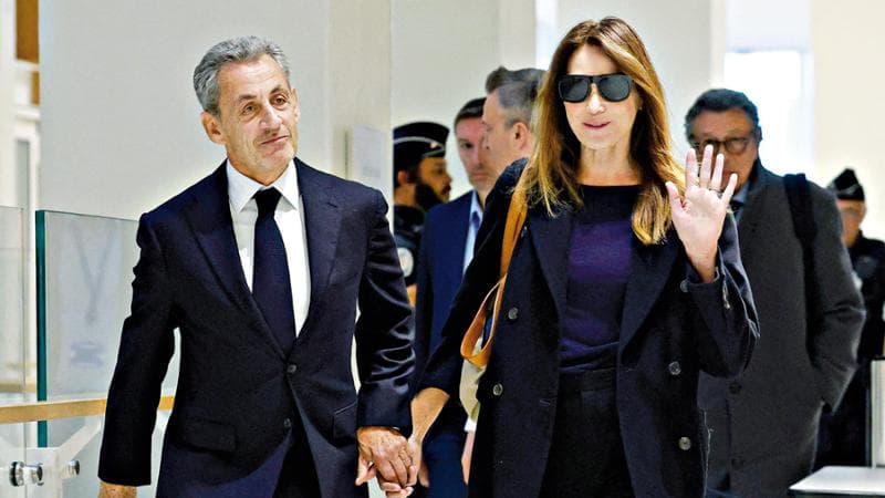 Nicolas Sarkozy con la moglie Carla Bruni-Sarkozy&nbsp;
