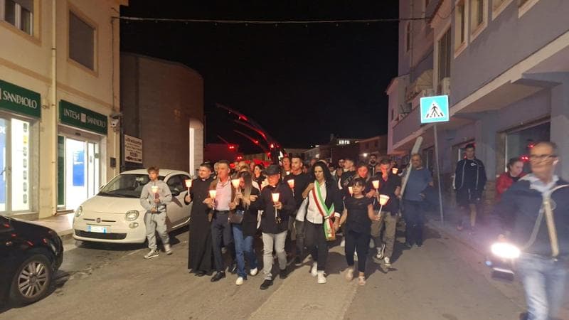 La fiaccolata di ieri sera a Castelsardo per Cinzia Pinna, la giovane uccisa&nbsp;
