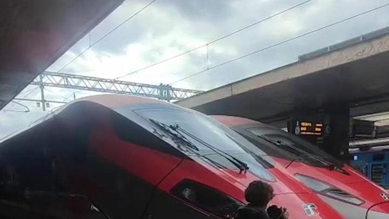 Viaggio a bordo del nuovo Frecciarossa 1000: ecco com'è il nuovo treno ad alta velocità di FS