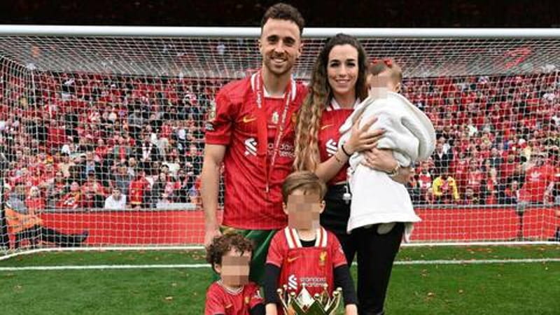 Diogo Jota, il Liverpool versa l’intero ingaggio alla moglie e i 3 figli. Slot: “Non un gesto normale”