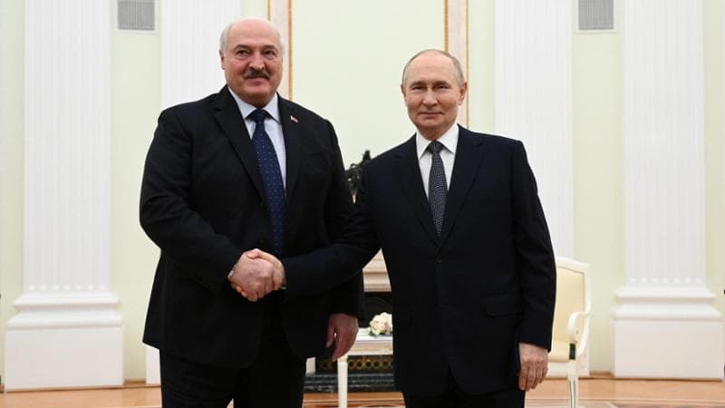 Lukashenko si fa mediatore: “C’è una proposta valida, l’Ucraina accetti o sparirà”