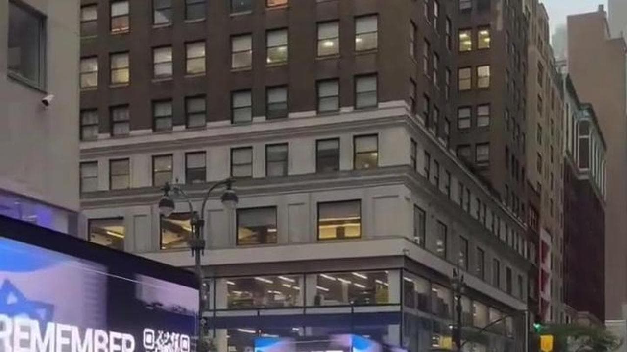 "Ricordate il 7 ottobre", a New York i camion con il qrcode che aveva Netanyahu sulla giacca all'Onu