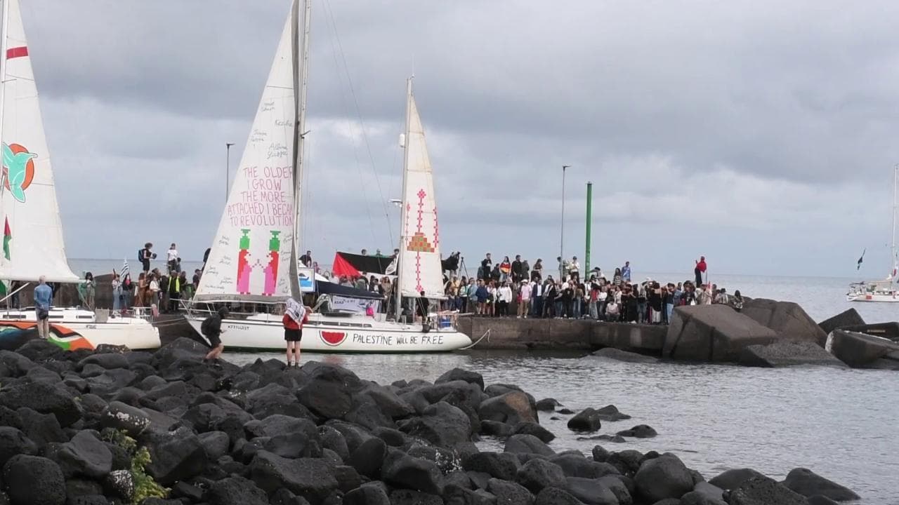 Catania, le barche della flottilla per Gaza salpano da San Giovanni Li Cuti