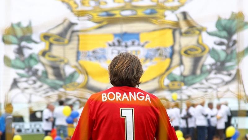 Boranga torna in campo a 83 anni e prende 5 gol: “La porta è casa mia, non è stata partita d’addio”