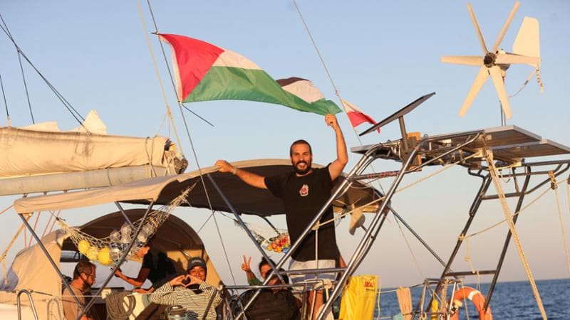 La Flotilla fa rotta verso sud. Crosetto: effetti drammatici. L’opposizione: proteggetela
