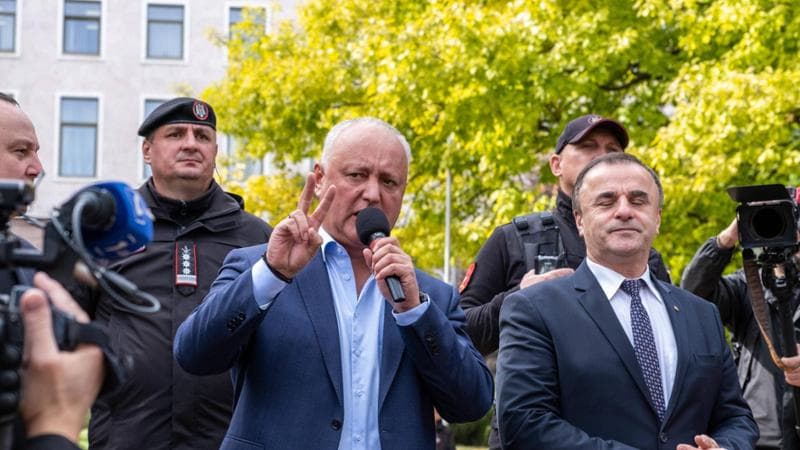 Moldova, Dodon porta in piazza gli irriducibili filorussi: “Il popolo odia la Ue”